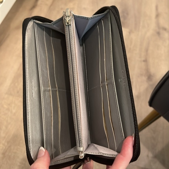 🖤 CHANEL Camillia Zippy Leather Long wallet Black Authentic - Picture 10 of 17